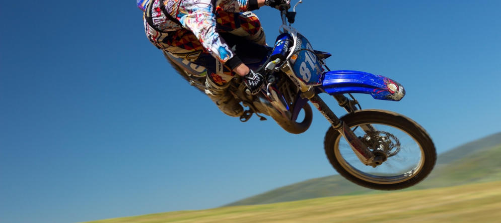 Motocross-Fahrer auf einem Motorrad